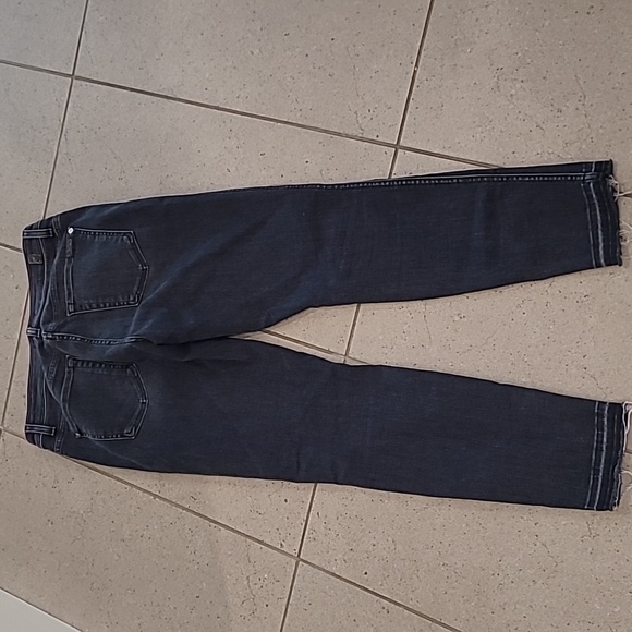 7forallmankind Ankle Skinny with Seams and Front Splits in Vintage Noir - Picture 7 of 10